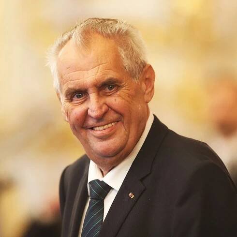 Kdyby vláda padla, Zeman by pověřil sestavením nové opět Babiše