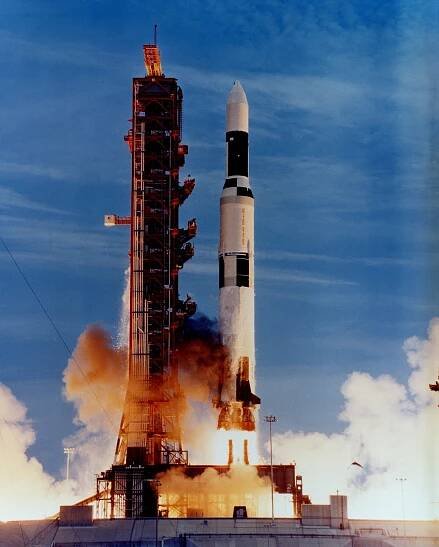 File:Skylab launch on Saturn V.jpg - Wikimedia Commons