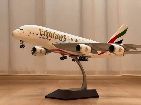 Model letadla Airbus A380 Emirates / 1:200 - Modely letadel