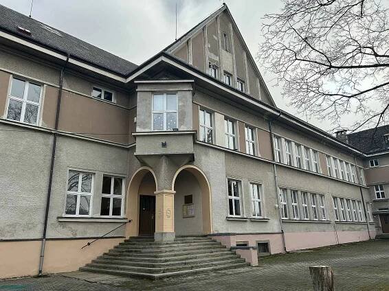 ZŠ Nýrsko, Školní a výuka českého jazyka v deváté třídě.