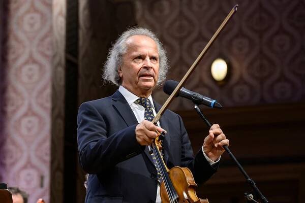 ČRo D-dur: Hudbu o víkendu vybírá Václav Hudeček – KlasikaPlus.cz