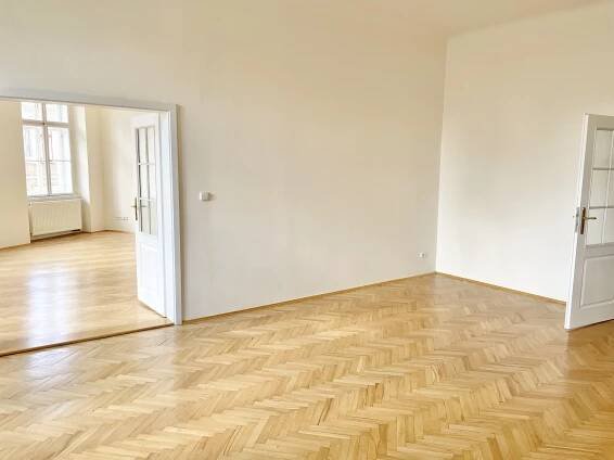 Pronájem bytu 2+1, cca 79 m², 3. patro bez výtahu, ul. Školská, Praha 1 - Connect reality
