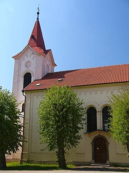 Soubor:Kostel Trebotov.JPG