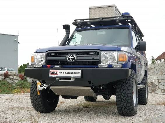 Posila pro českou armádu a policii: Drsňák Land Rover Defender se hlásí do služby!