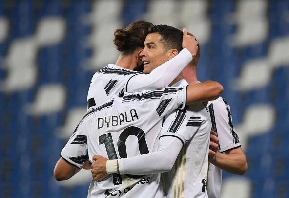 AC Milán rozdrtil v italské lize FC Turín 7:0, Ronaldo dal 100. gól za Juventus