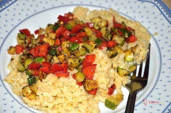 Bulgur s restovanou zeleninou