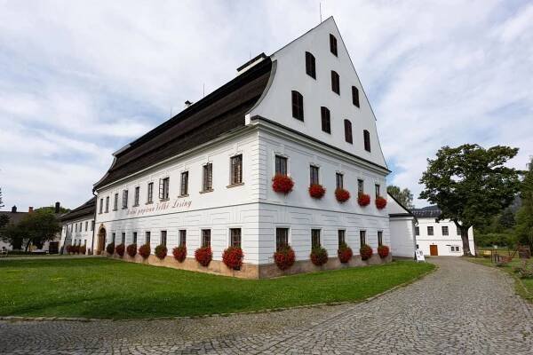 V Ruční papírně bylo kvůli nominaci na seznam UNESCO podepsáno memorandum - Fotografie 'Ruční papírna ve Velkých Losinách na Šumpersku, která bude usilovat o zapsání do seznamu UNESCO. 7. srpna 2024, Velké Losiny. Kredit: ČTK / Heloňa Stanislav'
