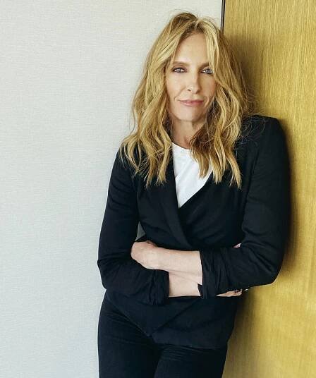 Toni Collette Backstage Magazine Photoshoot Wallpaper