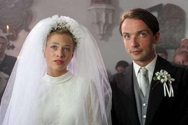 Mutig in die neuen Zeiten - Im Reich der Reblaus - Z filmu - Julie Engelbrecht, Lucas Gregorowicz