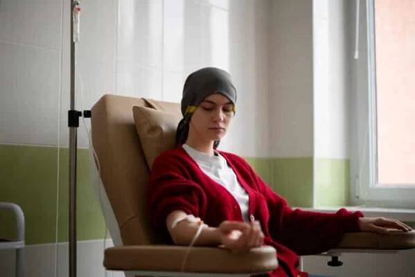 Chemické barvy na vlasy mohou přispět k rozvoji rakoviny prsu - Biolekar.cz