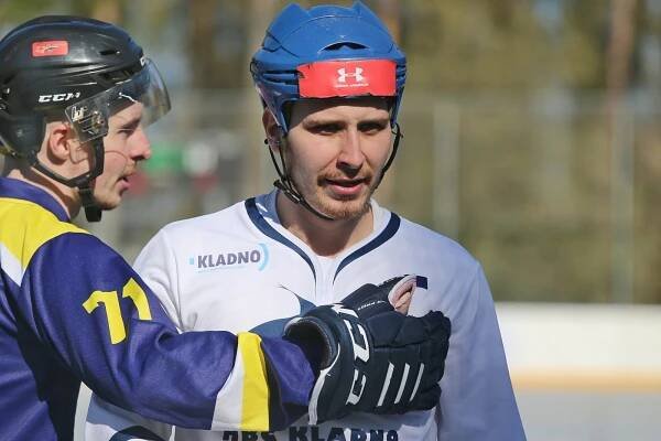 OBRAZEM: Dřina i pohoda. Hokejbalisté zahájili play off skvěle, ale mají ztráty