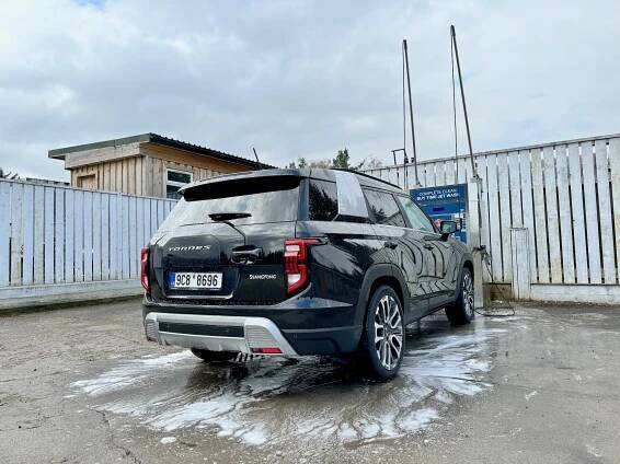 Jak se jezdí ve Velké Británii? Řízení vlevo není jediný problém, na motoristy zde čekají další výzvy