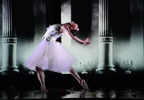 TWO FEET  NATALIA OSIPOVA