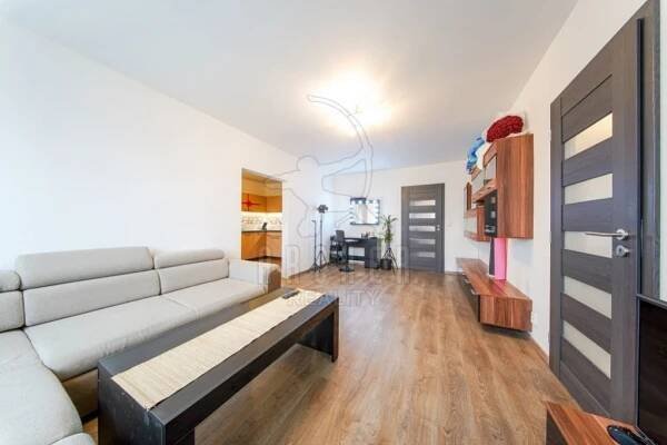 Prodej bytu 4+1 87 m² Šumenská, Praha - Modřany