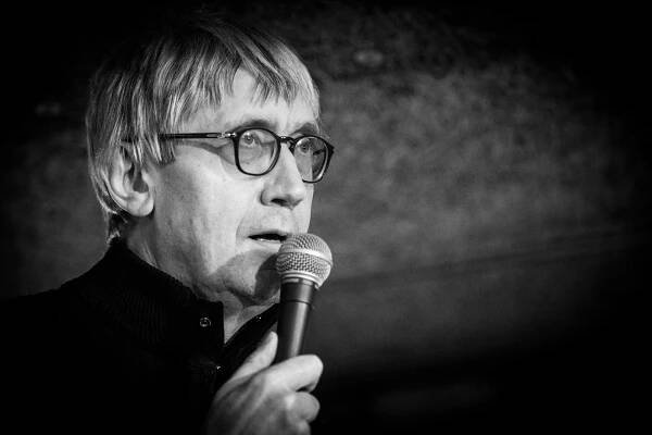Za Večerem v Café V lese / Filip Topol: Zubama po skle (fotoreportáže Karla Cudlína a Vojtěcha Stádníka) | Bubínek Revolveru