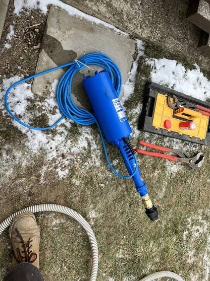 Čištění vrtu Kamenice Ládví a instalace nového čerpadla - ČISTÍMEVRTY.cz