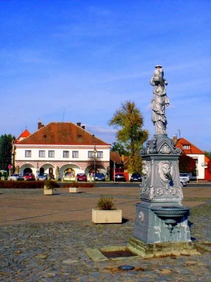 Fountain Square   Dašice city -Kašna na náměstí v Dašicích