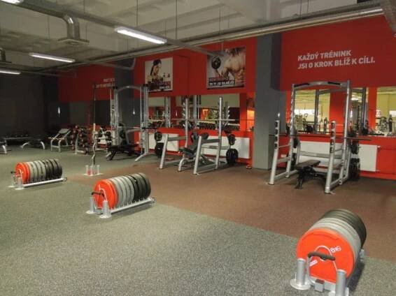 Fitness Ural v Sokolově – Nový život pro staré nákupní centrum_03.jpg