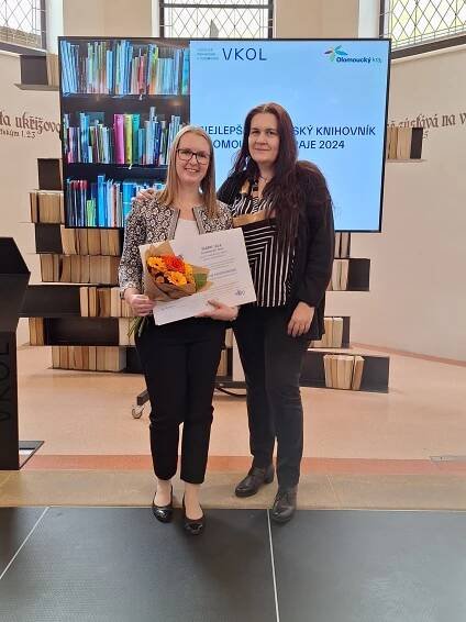 VELKÁ GRATULACE aneb VELKÝ ÚSPĚCH NAŠÍ KOLEGYNĚ :) Městská knihovna Lipník nad Bečvou