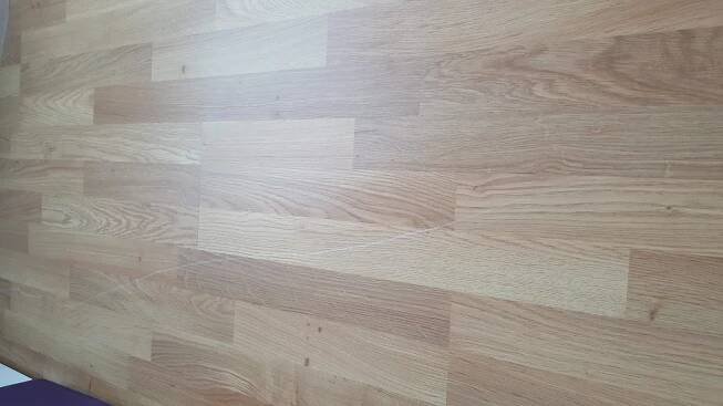 Poptávám opravu laminátové podlahy, Praha 9