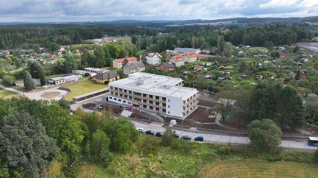 Jindřichův Hradec otevřel nový domov pro seniory, je plně bezbariérový a ubytuje 94 klientů