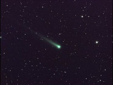 Prolétá okolo nás kometa. Můžete ji vidět i pouhým okem