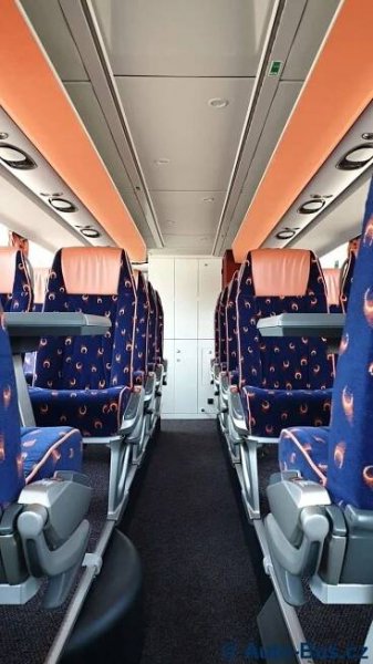 Naše autobusy k pronájmu - Gumdrop | Chorvatsko a Itálie autobusem, pronájem autobusů, přeprava osob na akce