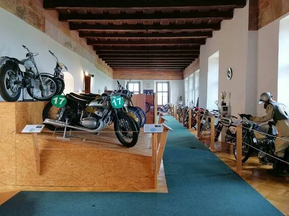 Hrad Kámen – romantický hrad a Muzeum motocyklů v jednom | PrimaVylety.cz