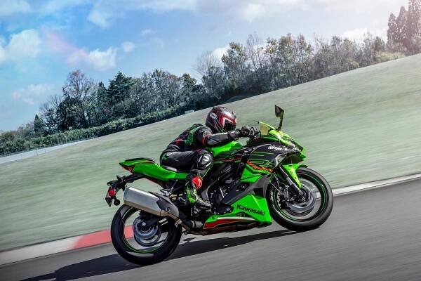 Kawasaki ZX-4RR to arrive in September costing less than £9000
