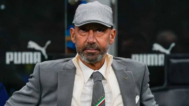 Fotbalový svět truchlí. Slavný italský útočník podlehl rakovině, loni byl u zlatého úspěchu