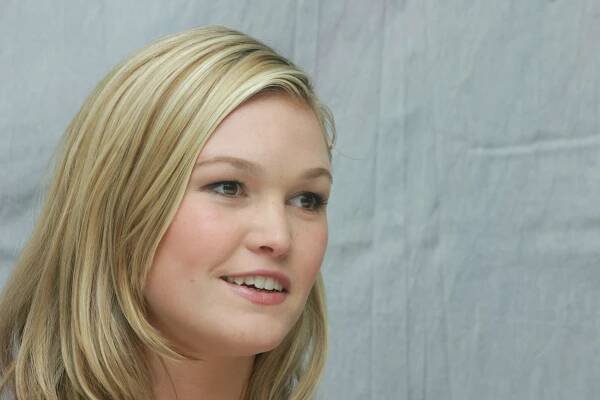Julia Stiles