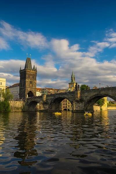 CAMP na Vltavě | Prague-Boats.cz