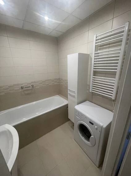 Rekonstrukce bytového jádra bytu 3+1,obklad Garda | Skála - koupelny na klíč