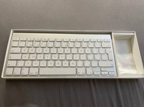 Prodám Apple bezdrátová klávesnice za 1 990 CZK - 10/2021 - Apple Bazar
