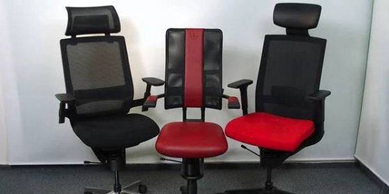Židle na péru: Vyzkoušeli jsme balanční židle při celodenní práci u  počítače – Živě.cz