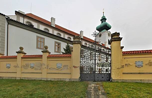 Fotografie - Klášter dominikánů České Budějovice Klášter, Piaristické nám. 149/1, České Budějovice 1, Česko - 25.11.2023
