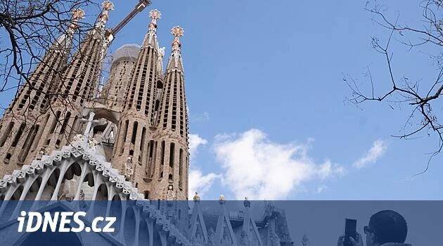 Sagrada Familia se dokončí v roce 2026, vášně budí plánované schodiště - iDNES.cz