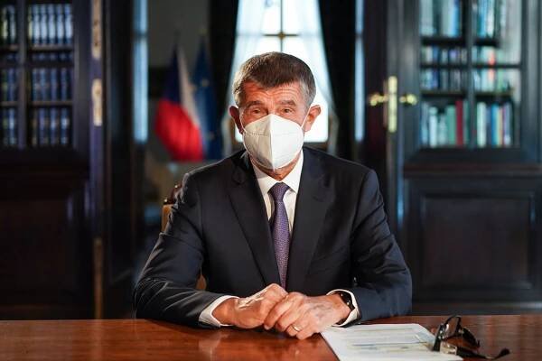 Být Babišem, bojím se spojování pravice a snažím se ji rozhádat, říká politolog