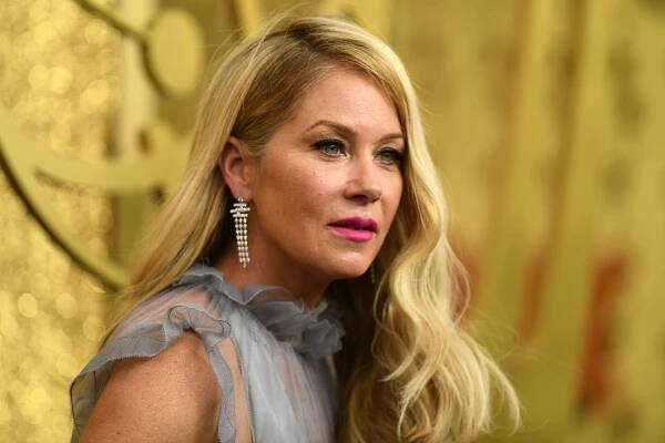 Christina Applegate reveals she has multiple sclerosis