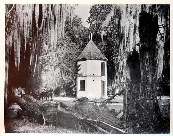 Mississippi Ghosts: The photography of Clarence John Laughlin