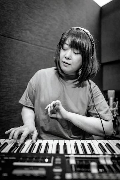 Davina Robinson | The Only American Powerhouse Blues Queen in Japan - GALLERY