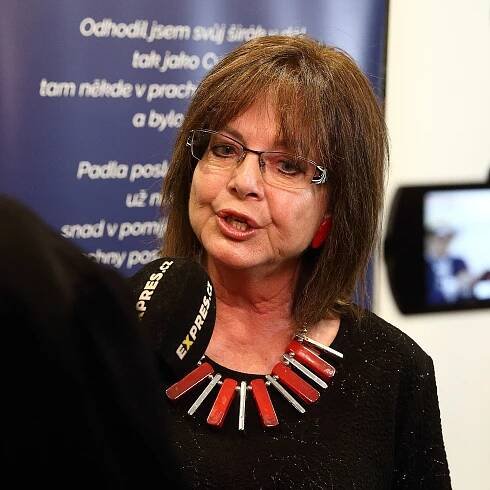 Kdybych mohla, ve svém životě bych změnila všechno, řekla Tomsová Expresu