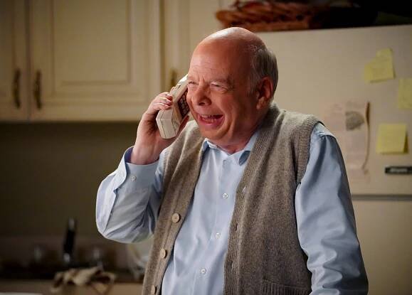 Malý Sheldon - Orangutan bornejský a kultura, která podporuje plivání - Z filmu - Wallace Shawn