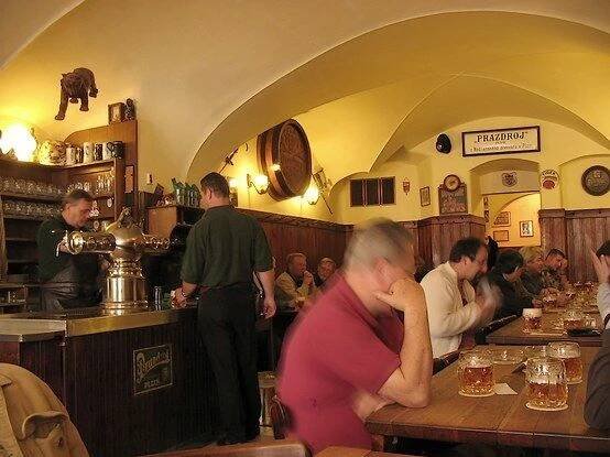 Soubor:Gospoda U Zlateho Tygra - Praga2.jpg – Wikipedie