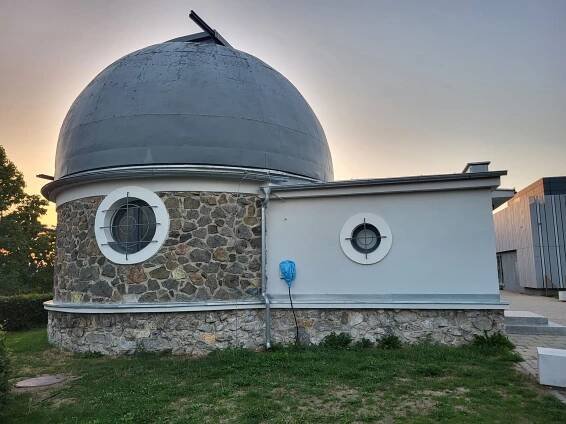 Fotogalerie • Jižní kupole Hvězdárny a planetária Brno (Teleskop) • Mapy.com