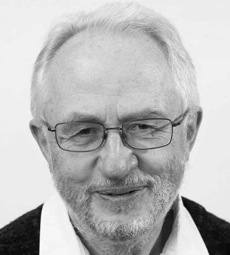 Ve věku 85 let zemřel prof. Josef Michl | Události | Aktivity společnosti | Učená společnost České republiky 