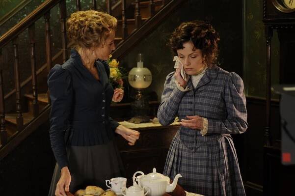 Případy detektiva Murdocha - Boháč a chudák - Z filmu - Helene Joy, Arwen Humphreys