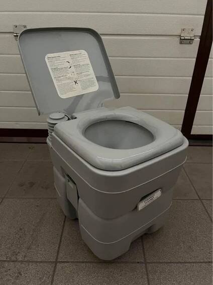 Chemické WC Recenze | Jak vybrat chemický záchod 2025 | Covybrat.cz