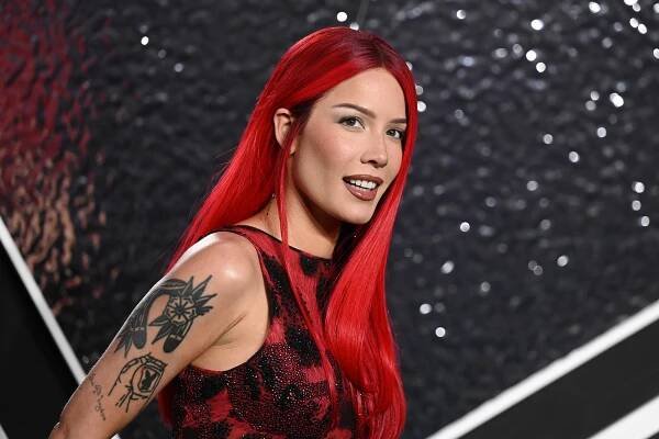 How Halsey Is Keeping the Spirit of Tumblr Alive