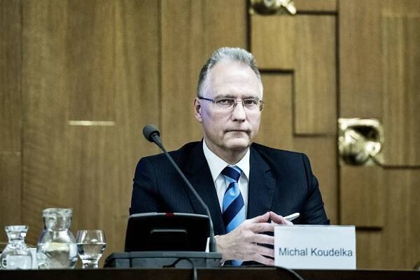 Zemanův výpad proti šéfovi BIS? Prezident systematicky rozvrací ústavní pořádek, kritizuje opozice